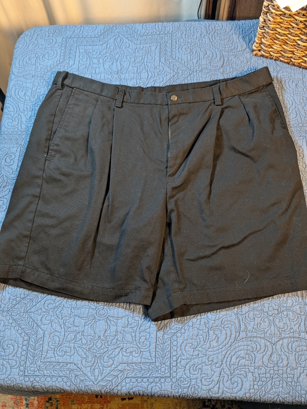 Haggar Black Dress Shorts Men’s Size 42 Pleated Front Comfort Waist Cotton Blend